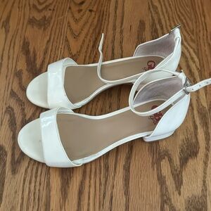 GB girls white patent leather dress shoes size 3